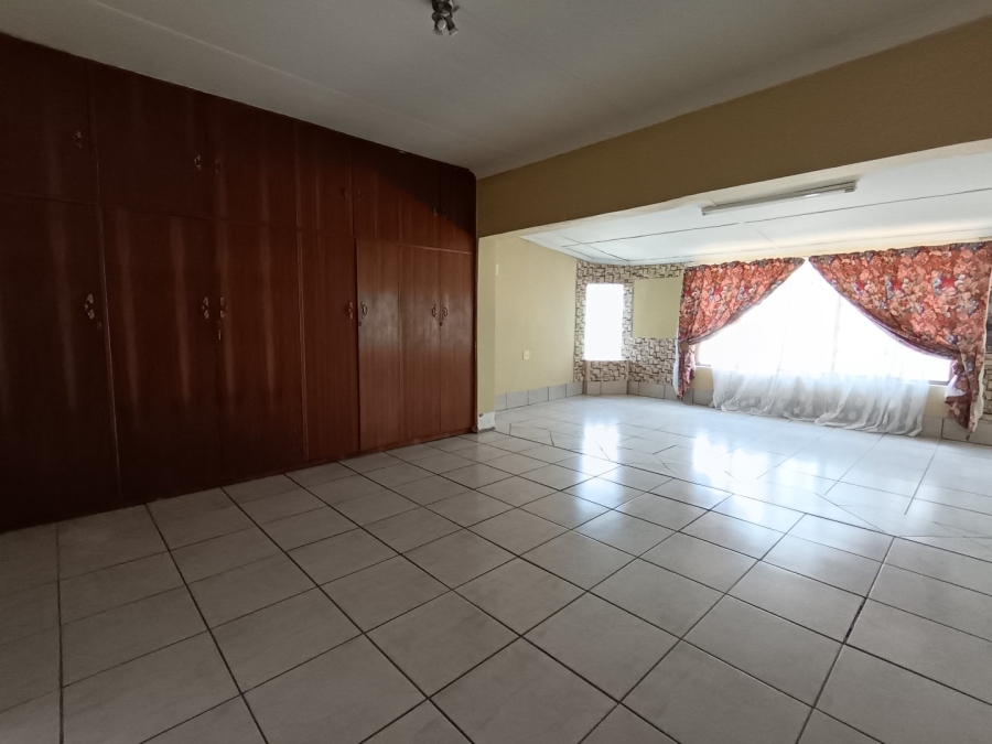 5 Bedroom Property for Sale in Hospitaalpark Free State